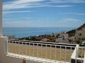 Acogedor apartamento con vistas al Mediterráneo.